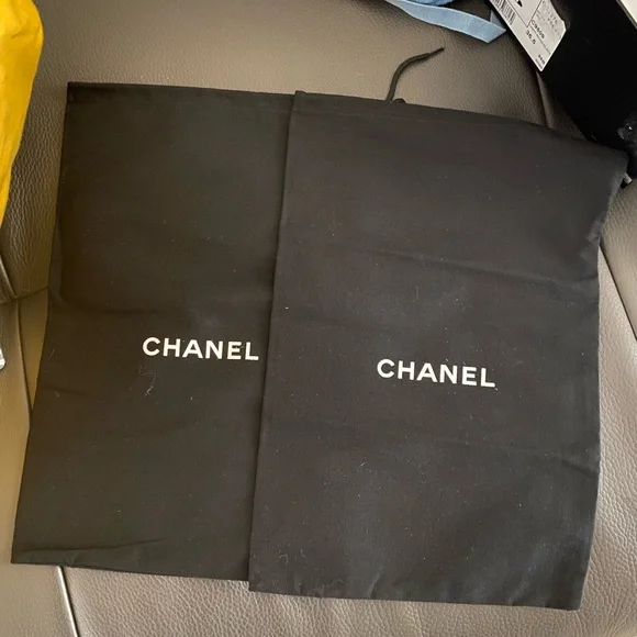 Chanel Black and Tan T-Strap Shoes w/Round Grosgrain Cap Toes and Pearl - Picture 6 of 14